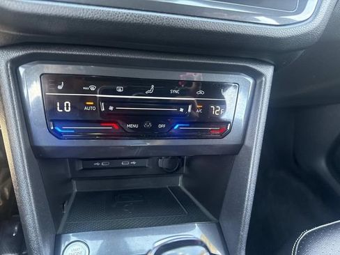 Used 2022 Volkswagen Tiguan SE R-Line image 27