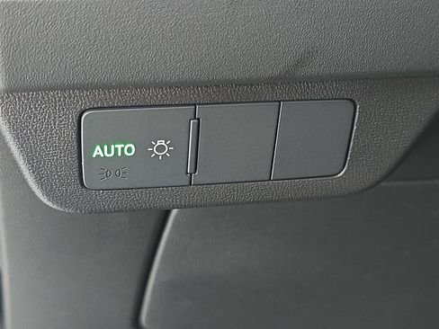 Used 2025 Audi Q4 e-tron Premium w/ Convenience Package AWD/4WD image 26