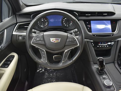 Used 2023 Cadillac XT5 Sportv w/ Technology Package AWD/4WD image 13