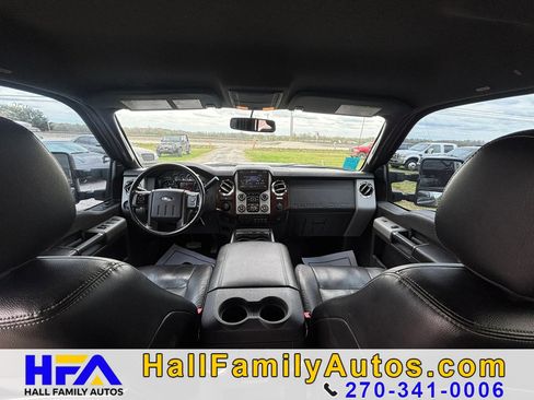 Used 2014 Ford F250 Lariat w/ Lariat Interior Package image 26