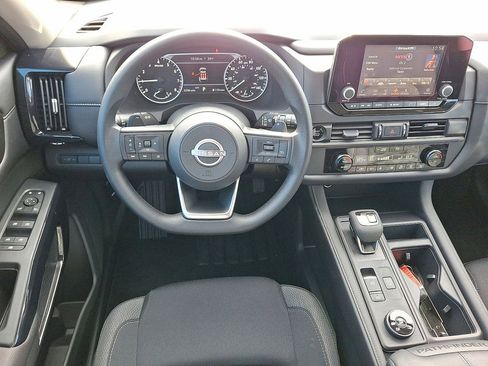 Certified 2025 Nissan Pathfinder S image 20