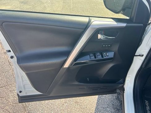 Used 2016 Toyota RAV4 Limited AWD/4WD image 14