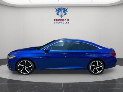 Used 2019 Honda Accord Sport image 2
