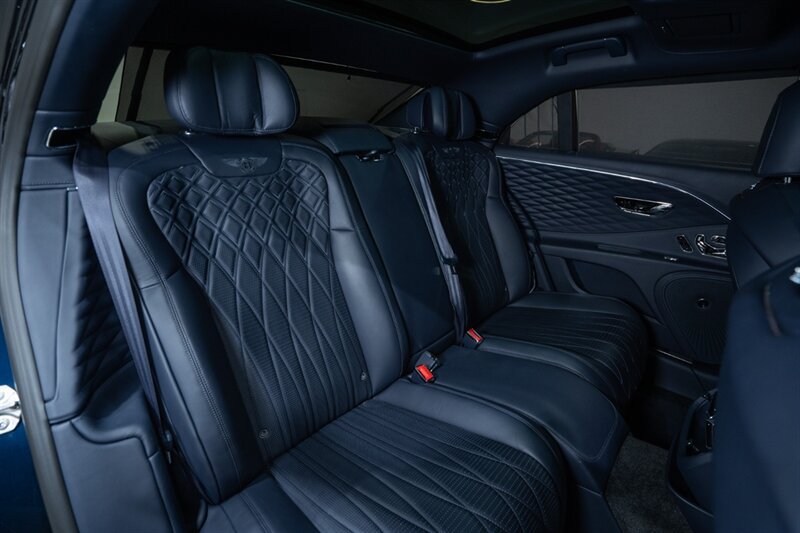 Used 2022 Bentley Flying Spur W12 AWD/4WD image 32