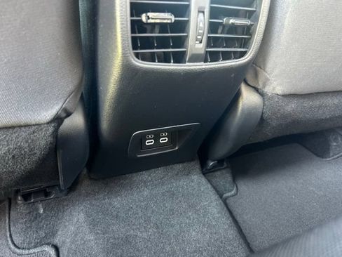 Used 2024 Toyota Corolla Cross LE w/ Moonroof Package FWD image 11