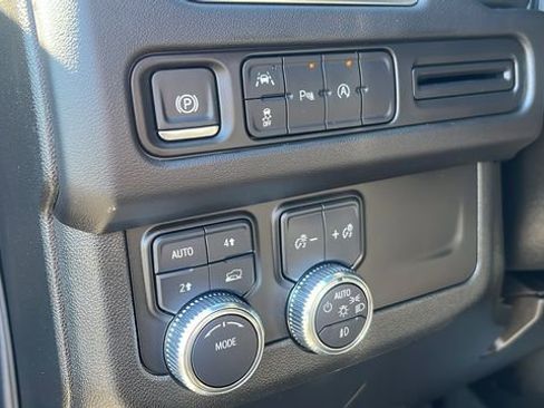 Certified 2024 GMC Yukon SLT AWD/4WD image 12