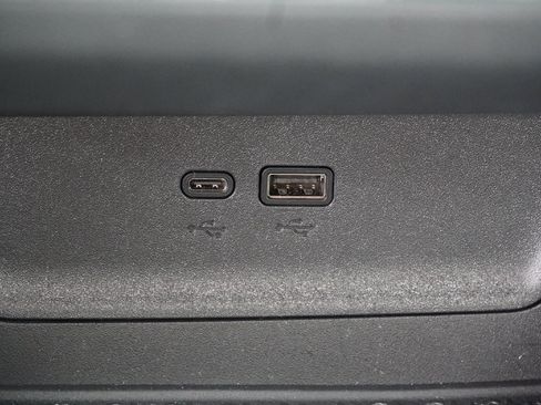 Used 2025 Chevrolet Equinox RS image 17