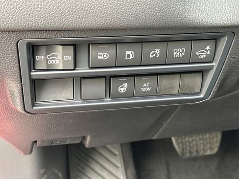 Used 2026 Toyota Sequoia Limited AWD/4WD image 19