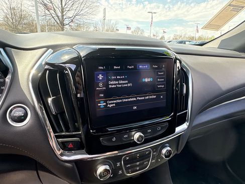 Used 2023 Chevrolet Traverse LT image 24