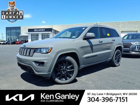 Used 2020 Jeep Grand Cherokee Altitude AWD/4WD image 3