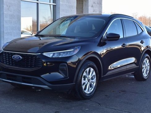 Used 2023 Ford Escape Active w/ Tech Pack #2 image 9