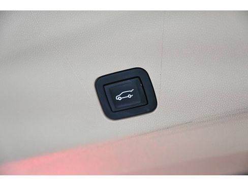 Used 2022 Cadillac Escalade Premium Luxury w/ LPO, Illumination Package image 62