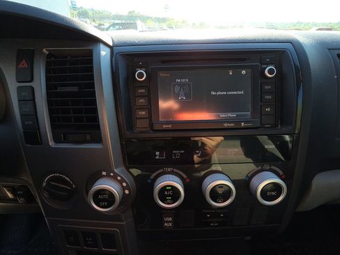 Used 2016 Toyota Sequoia SR5 AWD/4WD image 10