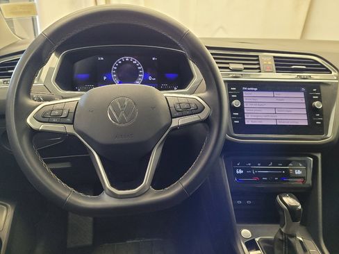 Used 2024 Volkswagen Tiguan SE FWD image 22