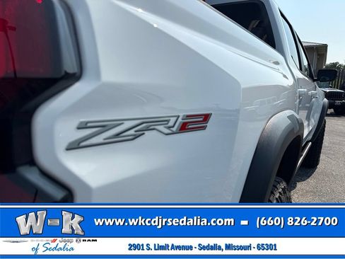 Used 2024 Chevrolet Colorado ZR2 AWD/4WD image 8