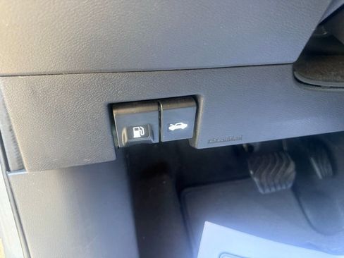 Used 2021 Nissan Kicks SV FWD image 16