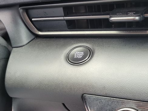 Used 2025 Hyundai Elantra Sport FWD image 28