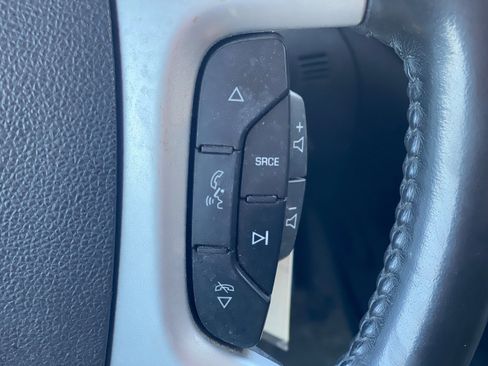 Used 2011 Chevrolet Traverse LT w/ Personal Connectivity Package image 18