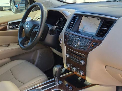 Used 2017 Nissan Pathfinder Platinum image 27