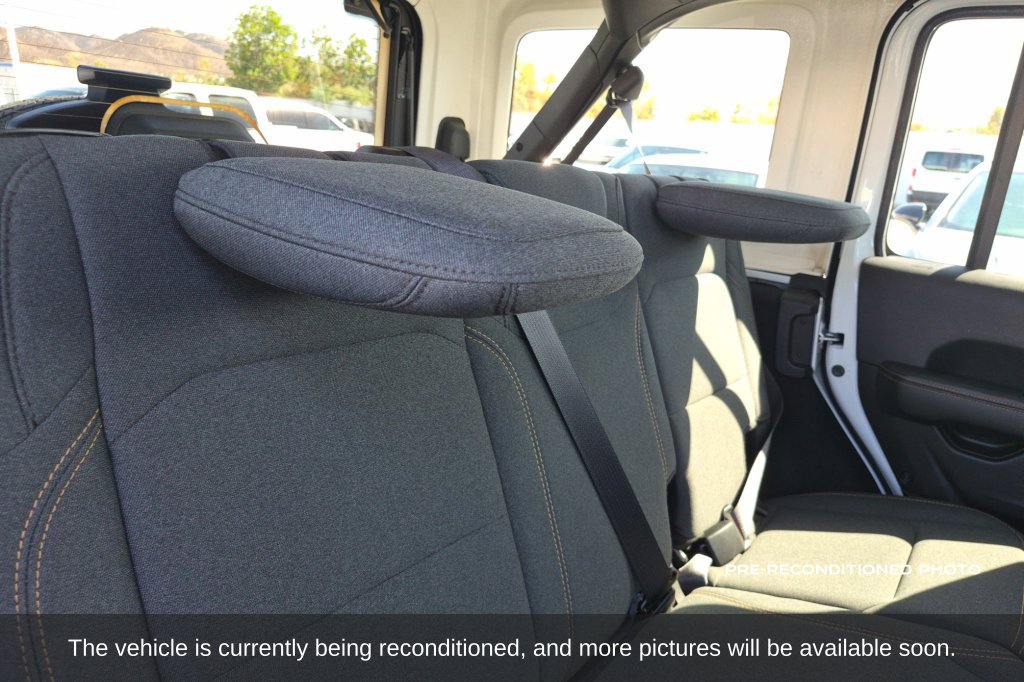 Used 2026 Jeep Wrangler Unlimited Sahara AWD/4WD image 13