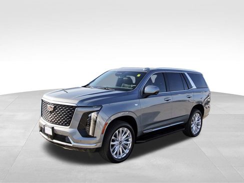 Used 2025 Cadillac Escalade Luxury image 2