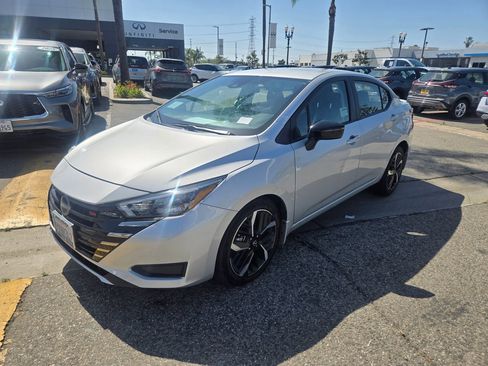 Certified 2025 Nissan Versa SR w/ Trunk Package FWD image 1