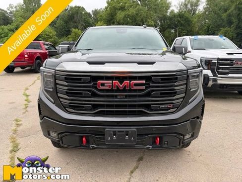 Used 2023 GMC Sierra 1500 AT4 w/ AT4 Premium Package AWD/4WD image 3