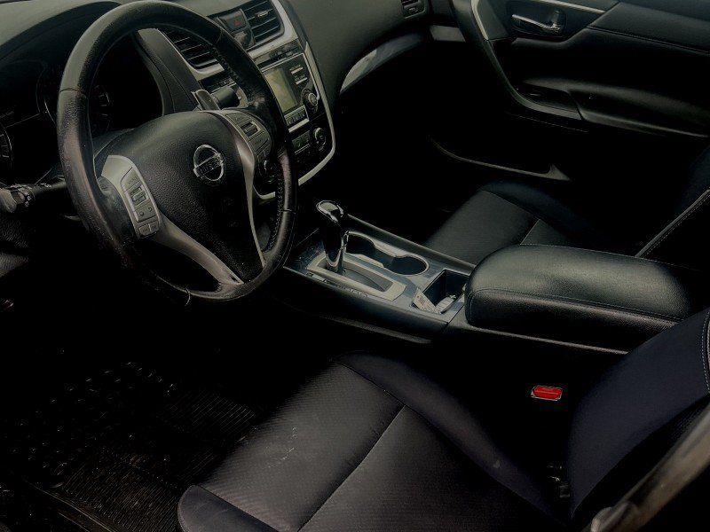 Used 2018 Nissan Altima 2.5 SR FWD image 5