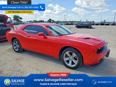 Used 2015 Dodge Challenger SXT RWD image 5