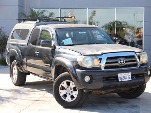 Used 2009 Toyota Tacoma PreRunner image 1