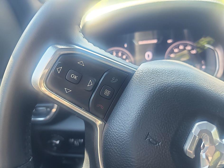 Used 2024 RAM 1500 Laramie AWD/4WD image 21