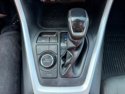 Used 2021 Toyota RAV4 SE w/ Weather & Moonroof Package AWD/4WD image 28