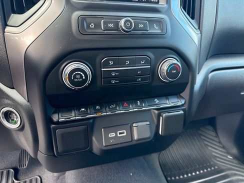 Used 2022 Chevrolet Silverado 1500 Custom Trail Boss w/ LPO, Dark Essentials Package AWD/4WD image 28