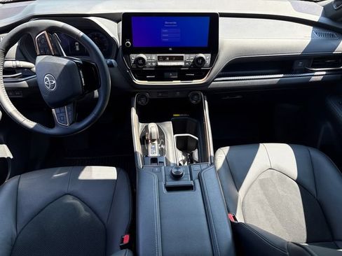 Used 2026 Toyota Grand Highlander AWD Hybrid image 19