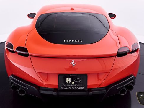 Used 2021 Ferrari Roma RWD image 27