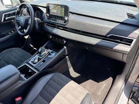 Used 2024 Mitsubishi Outlander SE FWD image 30