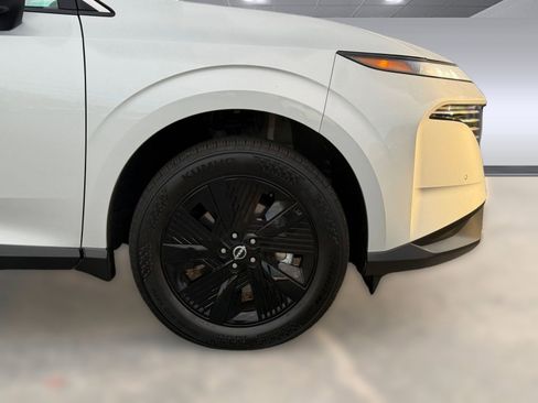 Certified 2025 Nissan Murano SV image 10