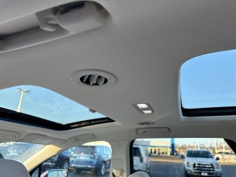 Used 2022 Buick Enclave Essence w/ Experience Buick Package image 22