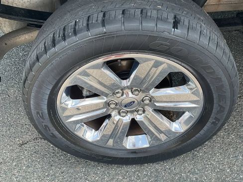 Used 2020 Ford F150 XLT w/ Equipment Group 302A Luxury AWD/4WD image 11