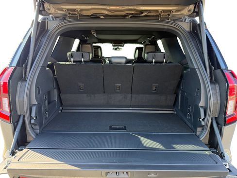 New 2026 Ford Expedition Platinum image 17