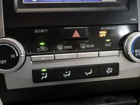 Used 2013 Toyota Camry LE FWD image 23