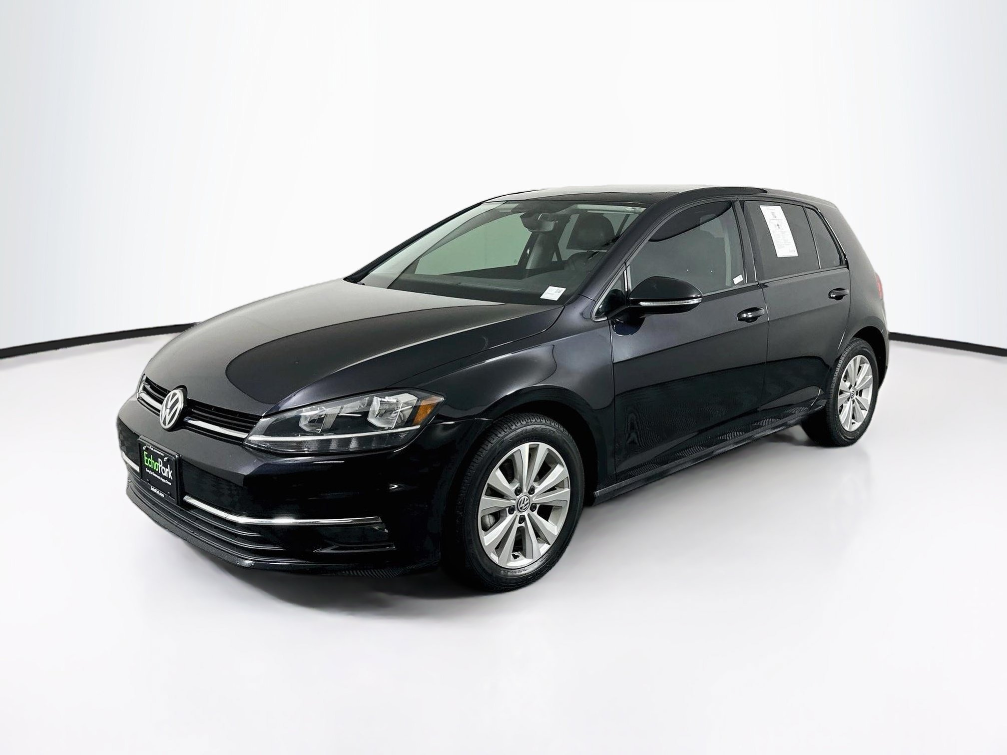 Used 2019 Volkswagen Golf SE FWD image 3