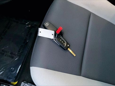 Used 2024 Toyota Corolla LE image 14