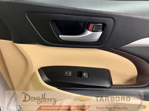 Used 2018 Toyota Highlander XLE FWD image 41