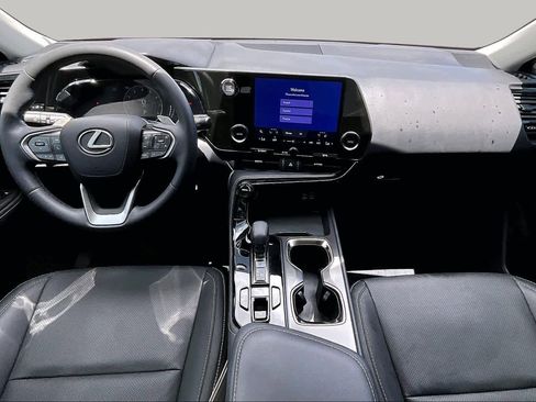 Used 2024 Lexus NX 250 FWD w/ Towing Package (2000 Lbs) image 16