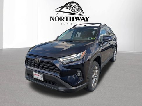 Used 2023 Toyota RAV4 XLE Premium AWD/4WD image 7