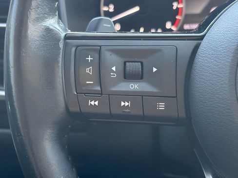 Used 2022 Nissan Rogue SV w/ SV Premium Package FWD image 30