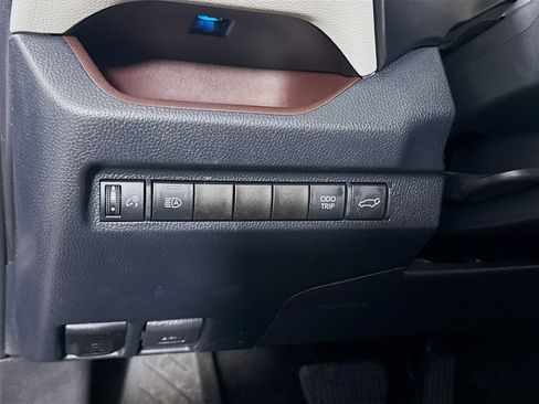 Used 2023 Toyota RAV4 Limited image 10