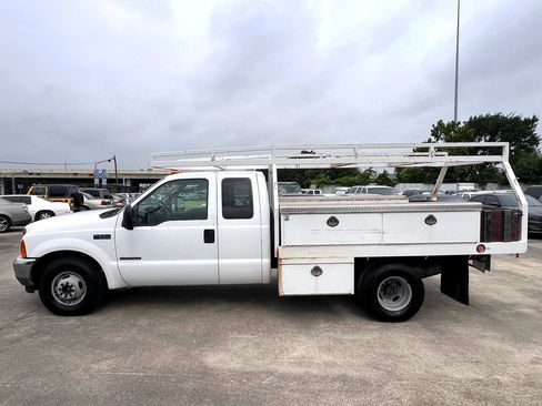 Used 2001 Ford F350 XL image 3