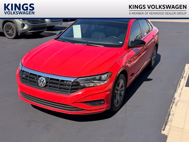 Used 2019 Volkswagen Jetta R-Line w/ R-Line Cold Weather Package FWD image 1